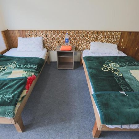Hunza City Hotel Karimabad  Экстерьер фото