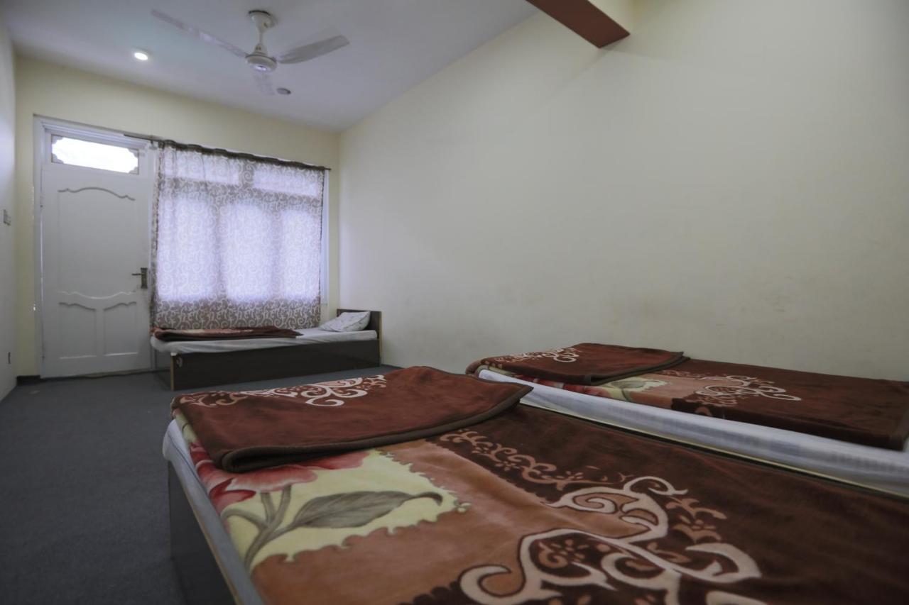 Hunza City Hotel Karimabad  Экстерьер фото