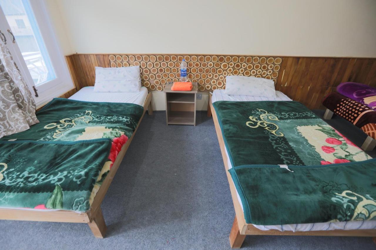 Hunza City Hotel Karimabad  Экстерьер фото