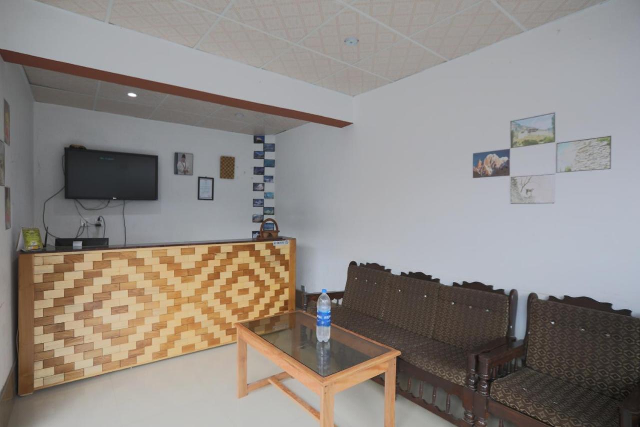 Hunza City Hotel Karimabad  Экстерьер фото