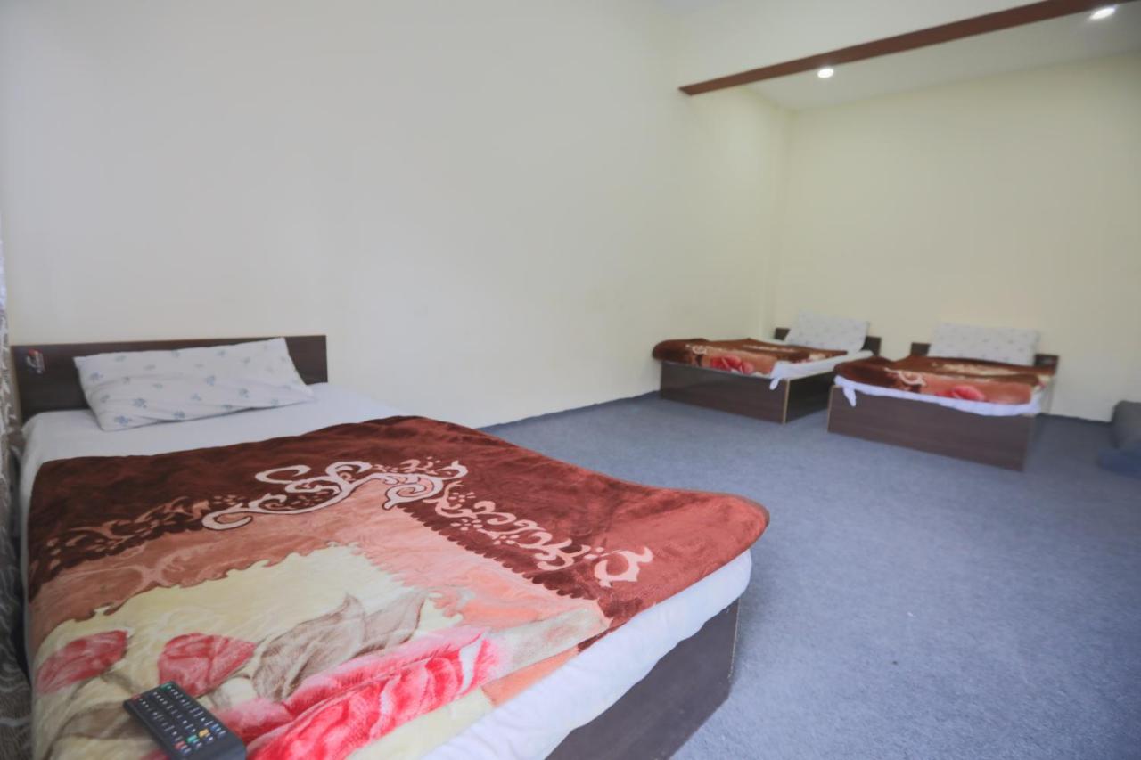 Hunza City Hotel Karimabad  Экстерьер фото